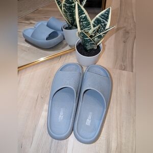 🩵🩴32 Degrees Cool Women's/Men's Slides Sandals Sz Med W 7.5-8.5/M 5.5-6.5